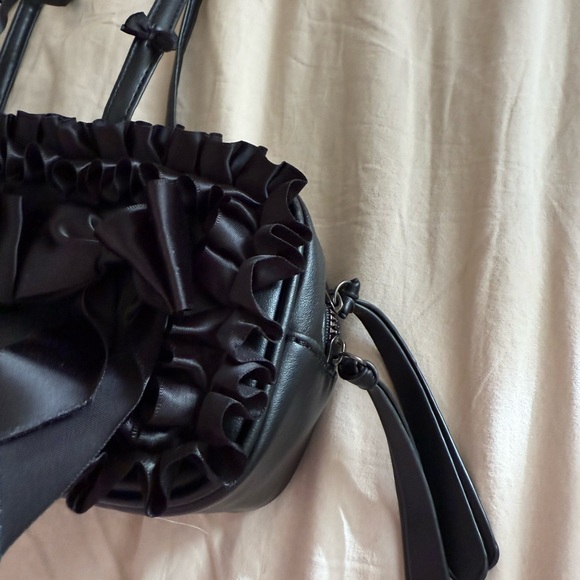 Black Ruffled Shoulder Bag with Bows - Picture 2 of 4